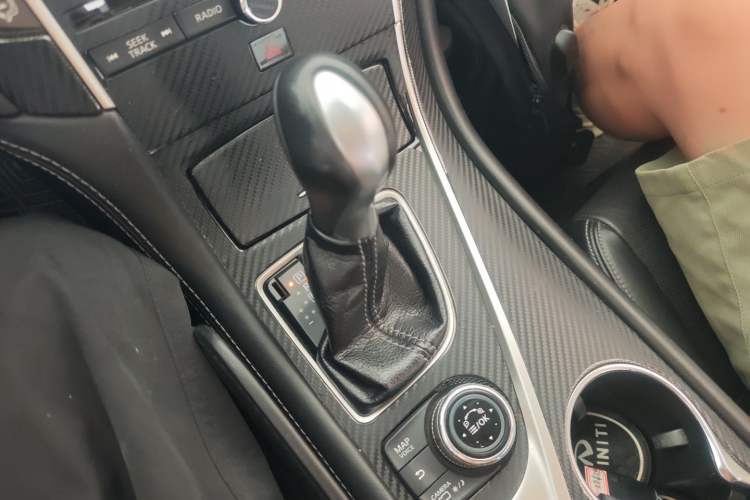 Used Infiniti Q50L 2016 2.0T Ambition Edition Gear Lever