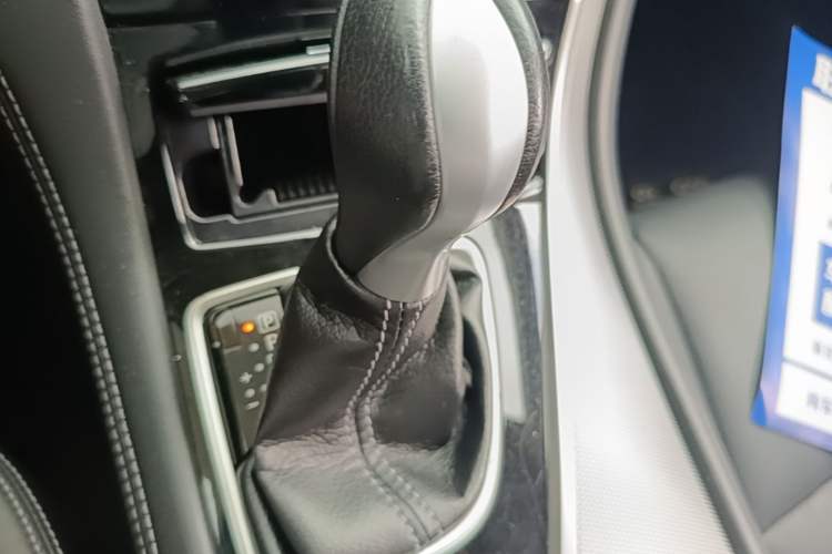 Used Infiniti Q50L 2016 2.0T Comfort Edition Gear Lever