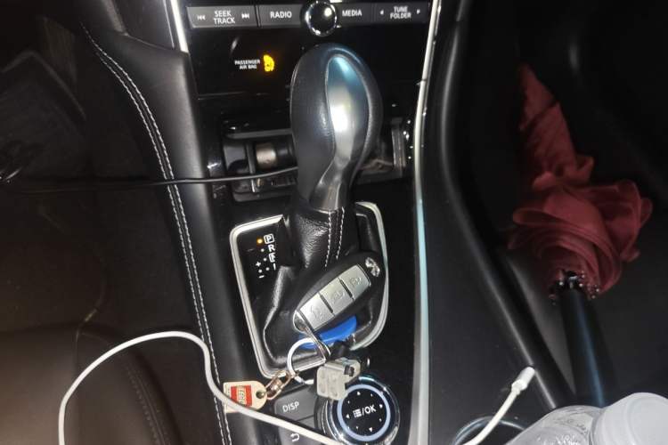 Used Infiniti Q50L 2016 2.0T Comfort Edition Gear Lever