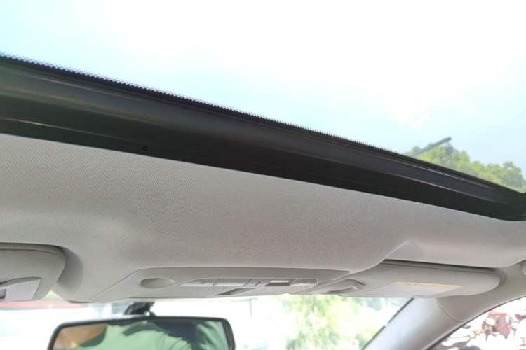 Used Infiniti Q50L 2016 2.0T Enjoyment Edition Headliner