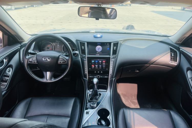 Used Infiniti Q50L 2016 2.0T Comfort Edition Interior 1