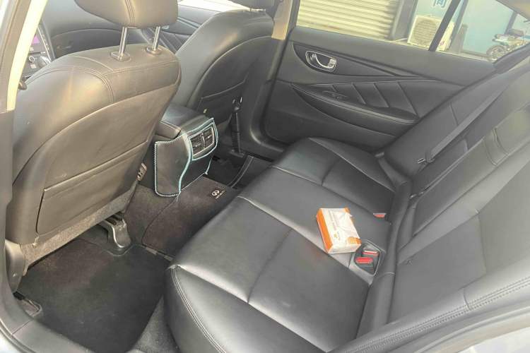 Used Infiniti Q50L 2016 2.0T Comfort Edition Interior 1