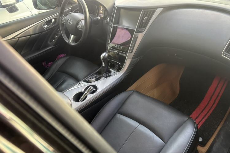 Used Infiniti Q50L 2016 2.0T Enjoyment Edition Interior 10