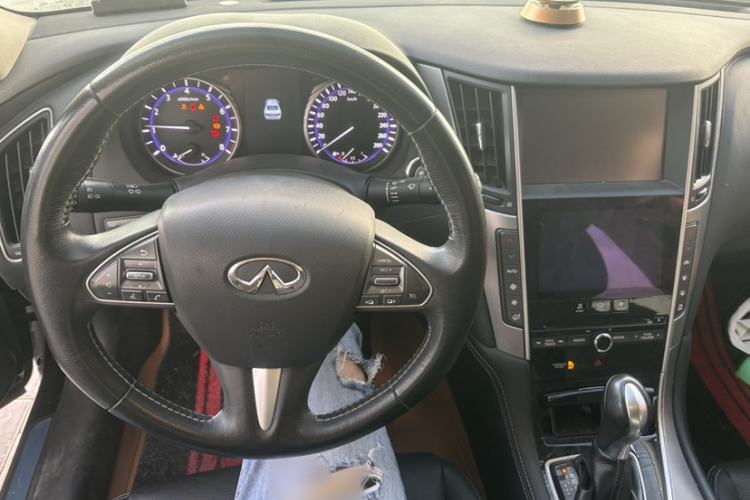 Used Infiniti Q50L 2016 2.0T Enjoyment Edition Interior 2