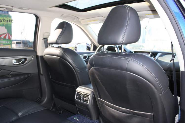 Used Infiniti Q50L 2016 2.0T Elite Sport Edition Interior 3