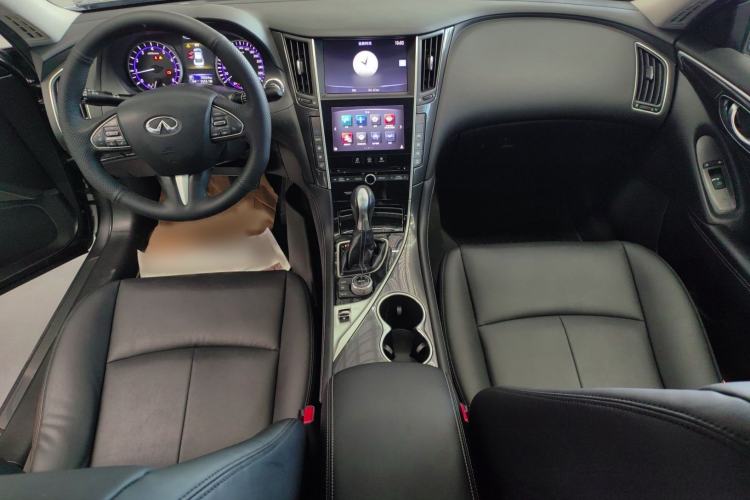 Used Infiniti Q50L 2016 2.0T Comfort Edition Interior 3