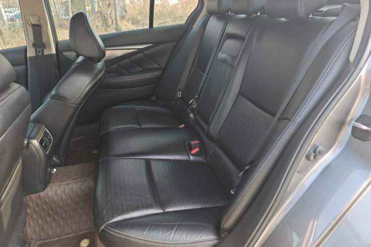Used Infiniti Q50L 2016 2.0T Elite Sport Edition Interior 4