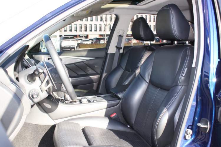 Used Infiniti Q50L 2016 2.0T Elite Sport Edition Interior 5