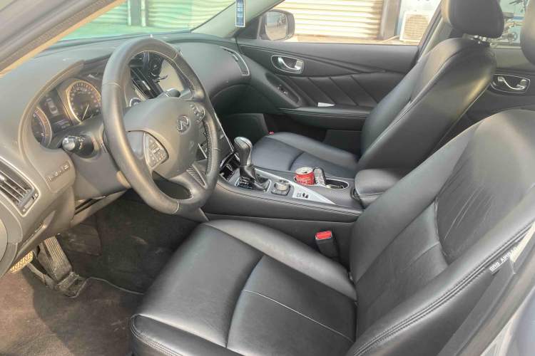 Used Infiniti Q50L 2016 2.0T Comfort Edition Interior 5
