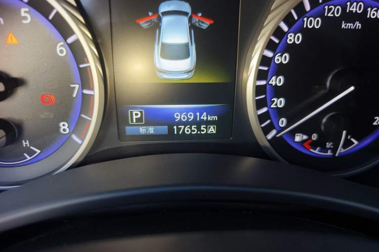 Used Infiniti Q50L 2016 2.0T Elite Sport Edition Odometer Close Up