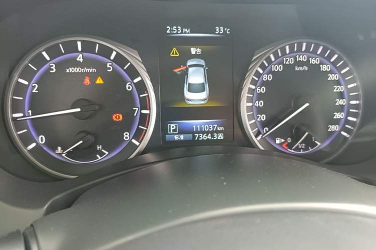 Used Infiniti Q50L 2016 2.0T Comfort Edition Odometer Close Up