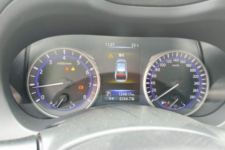Used Infiniti Q50L 2016 2.0T Comfort Edition Odometer Close Up