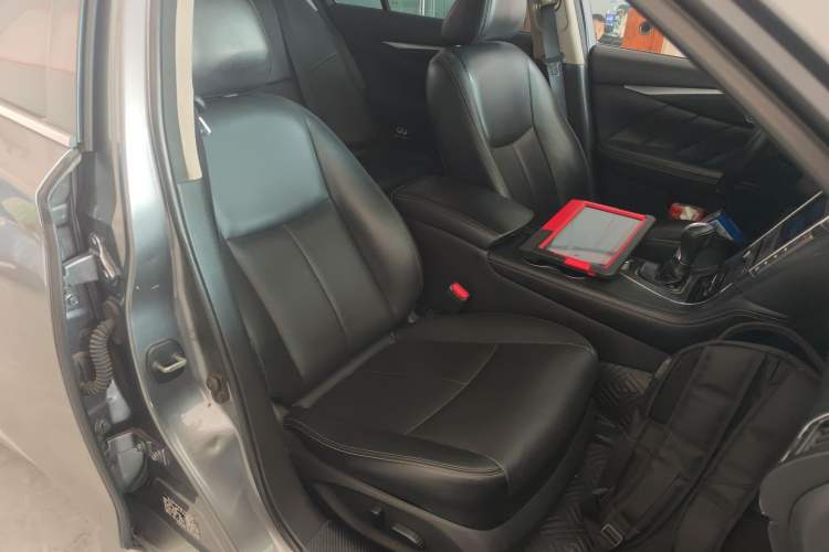 Used Infiniti Q50L 2016 2.0T Ambition Edition Right Front Seat