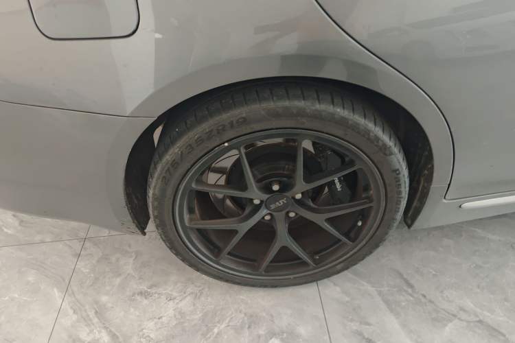 Used Infiniti Q50L 2016 2.0T Ambition Edition Right Rear Wheel Hub