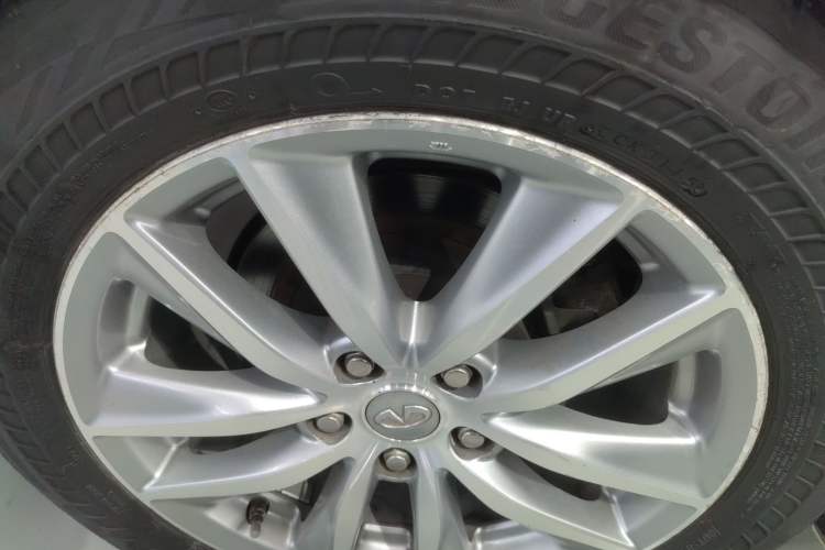 Used Infiniti Q50L 2016 2.0T Ambition Edition Right Rear Wheel Hub