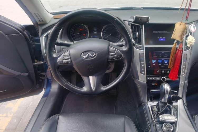 Used Infiniti Q50L 2016 2.0T Ambition Edition Steering Wheel