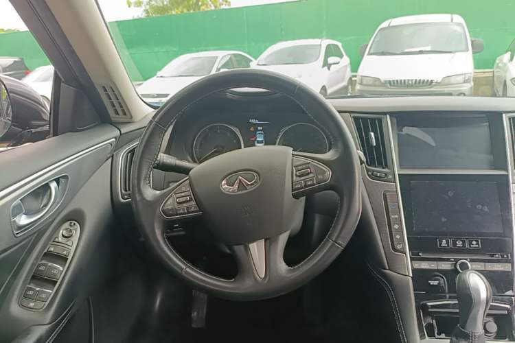 Used Infiniti Q50L 2016 2.0T Comfort Edition Steering Wheel