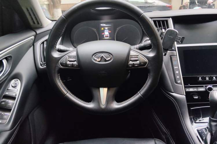 Used Infiniti Q50L 2016 2.0T Enjoyment Edition Steering Wheel