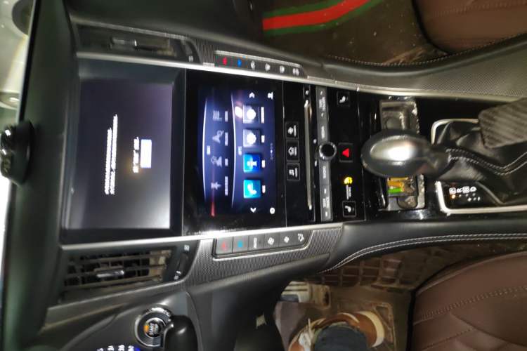 Used Infiniti Q50L 2016 2.0T Elite Sport Edition Audio And AC Panel