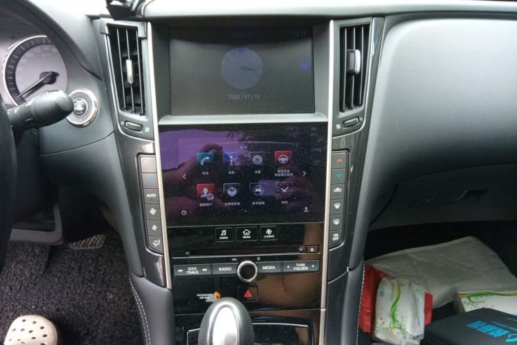 Used Infiniti Q50L 2016 2.0T Comfort Edition Audio And AC Panel