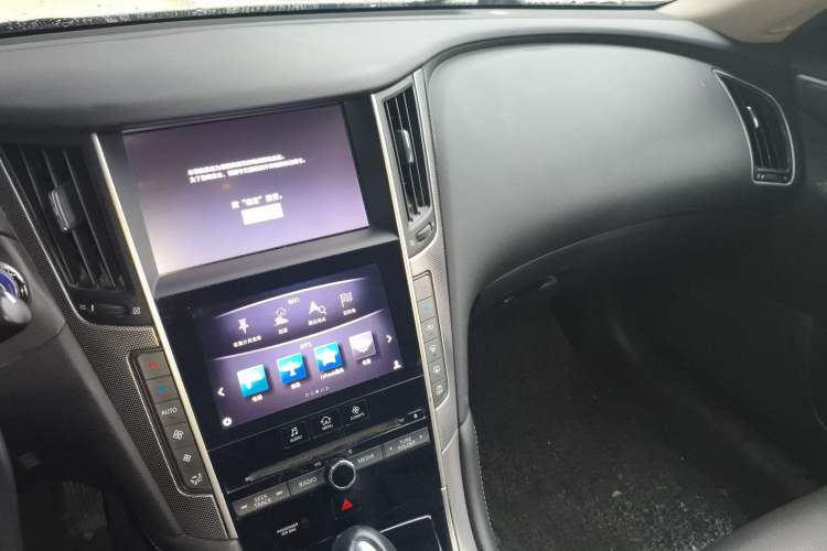 Used Infiniti Q50L 2016 2.0T Ambition Edition Audio And AC Panel