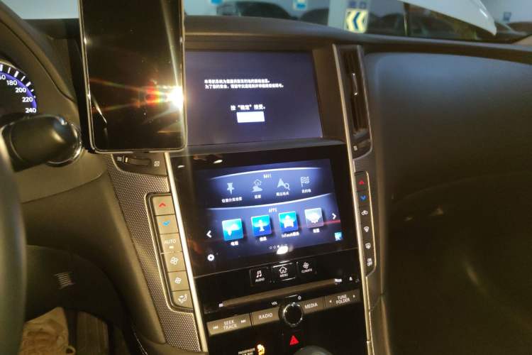 Used Infiniti Q50L 2016 2.0T Enjoyment Edition Audio And AC Panel