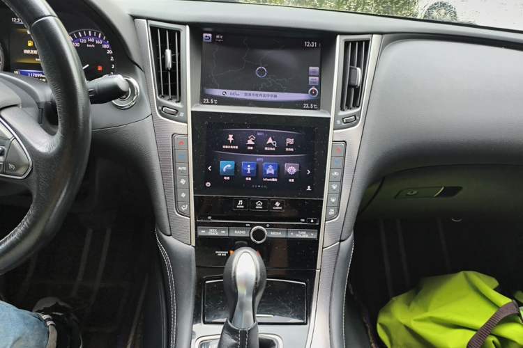 Used Infiniti Q50L 2016 2.0T Ambition Edition Audio And AC Panel