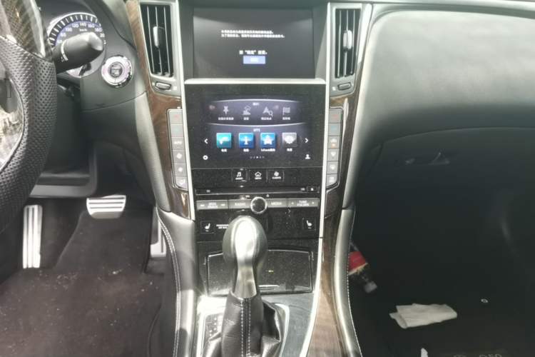 Used Infiniti Q50L 2016 2.0T Luxury Sport Edition Audio And AC Panel