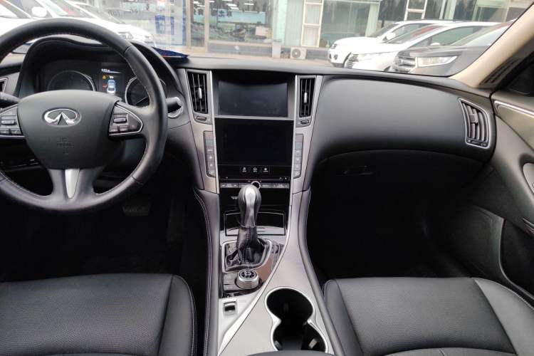Used Infiniti Q50L 2016 2.0T Enjoyment Edition Audio And AC Panel