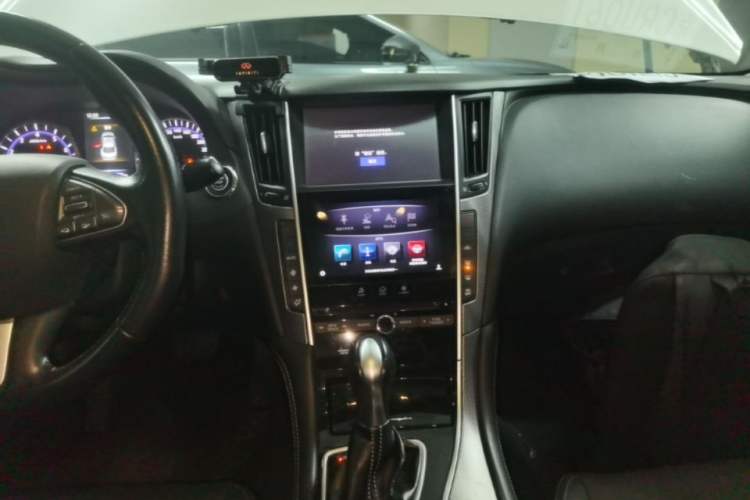 Used Infiniti Q50L 2016 2.0T Enjoyment Edition Audio And AC Panel