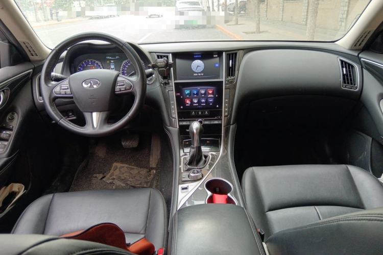 Used Infiniti Q50L 2016 2.0T Comfort Edition Center Console