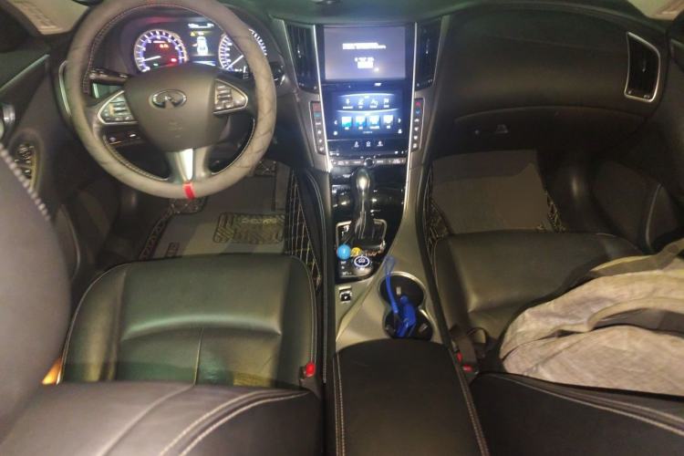 Used Infiniti Q50L 2016 2.0T Ambition Edition Center Console
