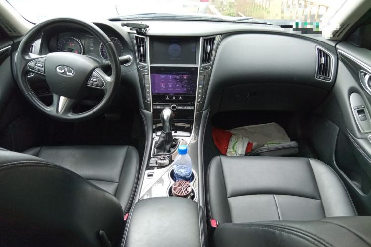 Used Infiniti Q50L 2016 2.0T Comfort Edition Center Console
