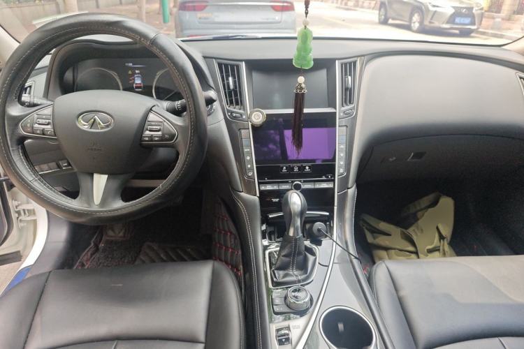 Used Infiniti Q50L 2016 2.0T Comfort Edition Center Console