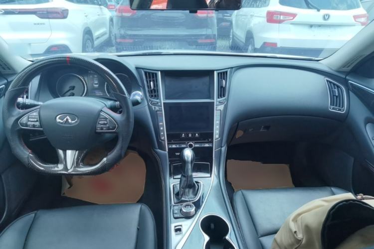 Used Infiniti Q50L 2016 2.0T Comfort Edition Center Console