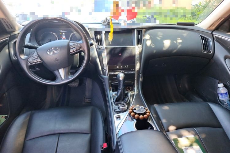 Used Infiniti Q50L 2016 2.0T Comfort Edition Center Console