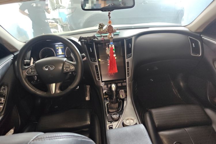 Used Infiniti Q50L 2016 2.0T Elite Sport Edition Center Console