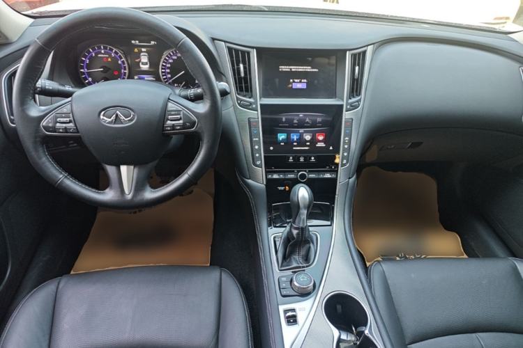 Used Infiniti Q50L 2016 2.0T Enjoyment Edition Center Console