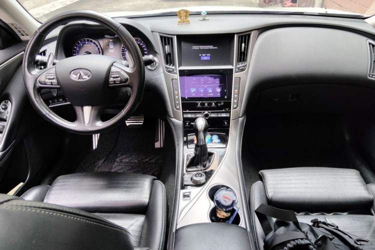 Used Infiniti Q50L 2016 2.0T Elite Sport Edition Center Console
