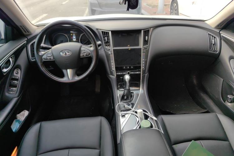 Used Infiniti Q50L 2016 2.0T Comfort Edition Center Console