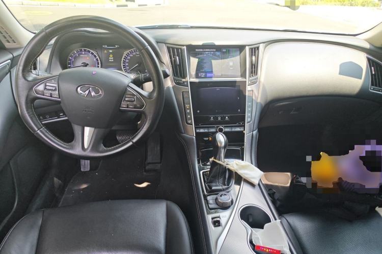 Used Infiniti Q50L 2016 2.0T Ambition Edition Center Console