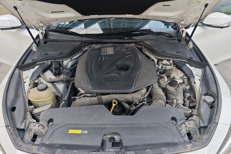 Used Infiniti Q50L 2016 2.0T Enjoyment Edition Engine Bay