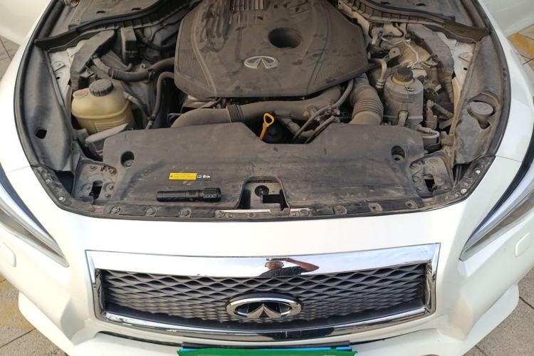 Used Infiniti Q50L 2016 2.0T Enjoyment Edition Engine Bay