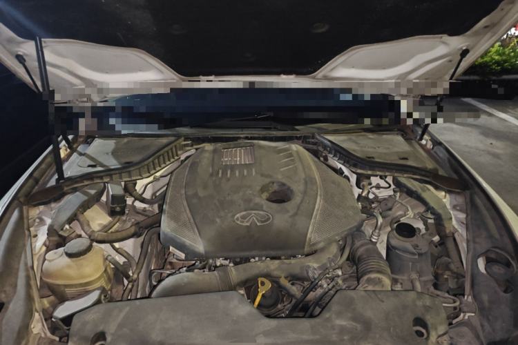 Used Infiniti Q50L 2016 2.0T Enjoyment Edition Engine Bay