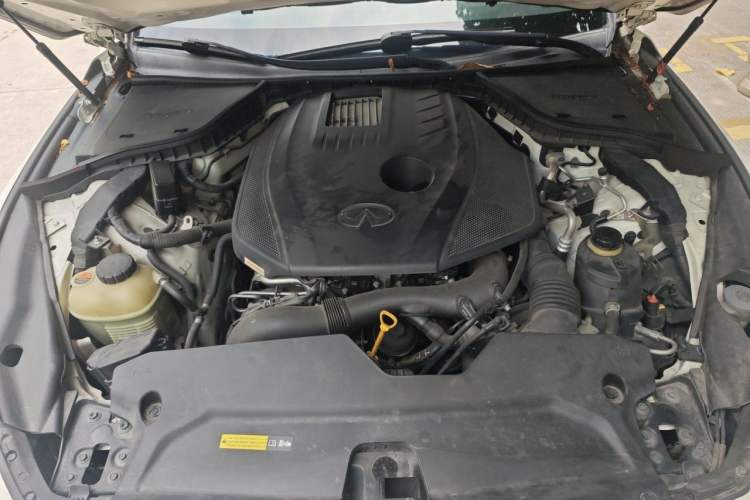 Used Infiniti Q50L 2016 2.0T Comfort Edition Engine Bay