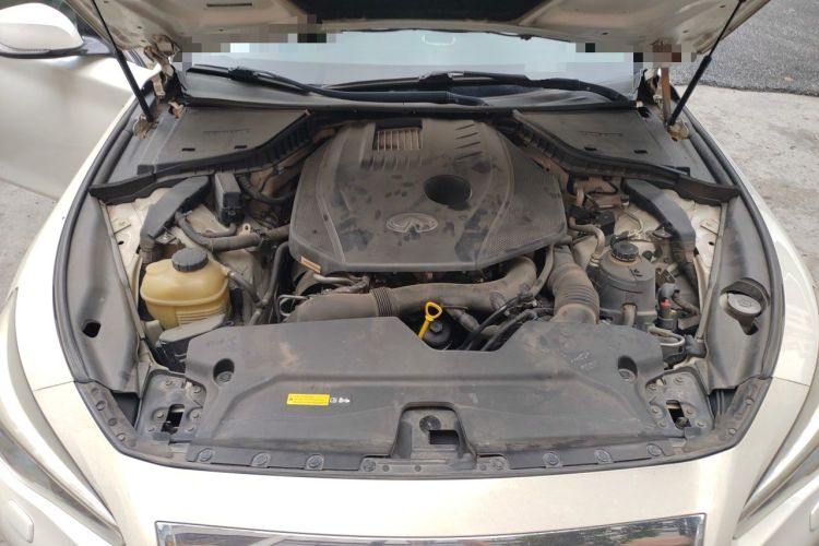 Used Infiniti Q50L 2016 2.0T Enjoyment Edition Engine Bay