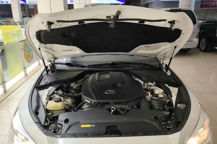 Used Infiniti Q50L 2016 2.0T Comfort Edition Engine Bay
