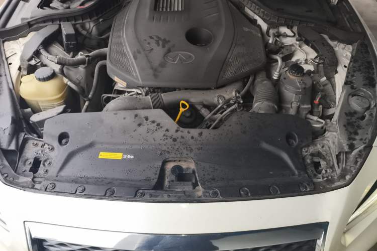 Used Infiniti Q50L 2016 2.0T Ambition Edition Engine Bay