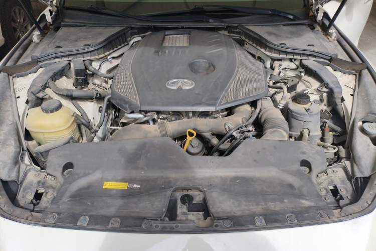 Used Infiniti Q50L 2016 2.0T Enjoyment Edition Engine Bay