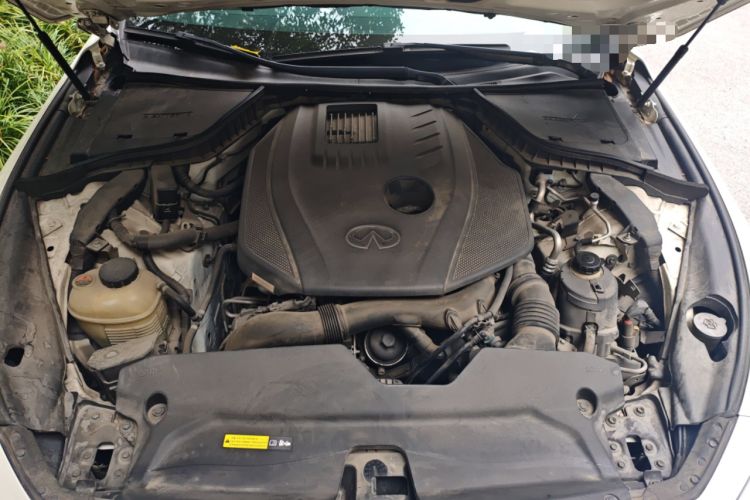 Used Infiniti Q50L 2016 2.0T Enjoyment Edition Engine Bay